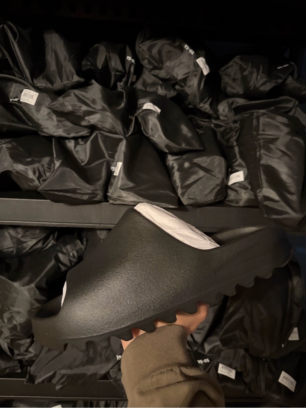 Yeezy Slide BLACK COLORWAY